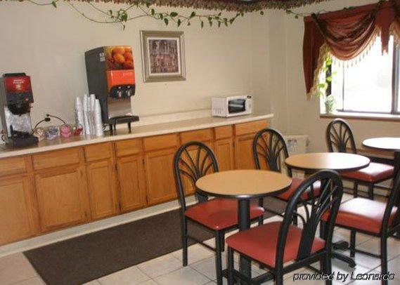 Fairbridge Inn Express Честъртън Ресторант снимка